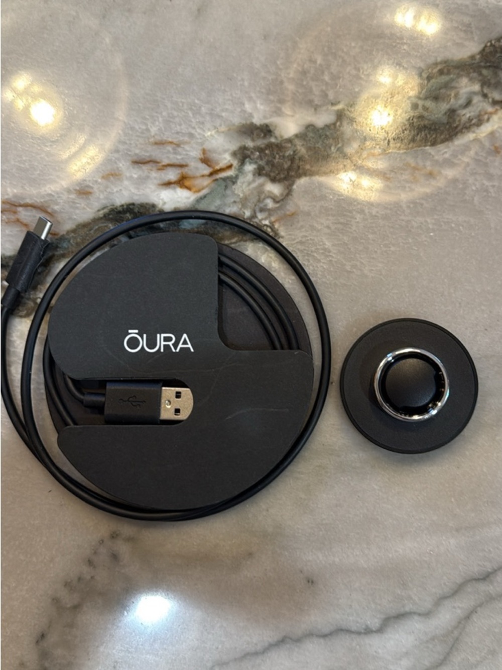 Oura Magnetic Ring Charger and USB Cable - Black